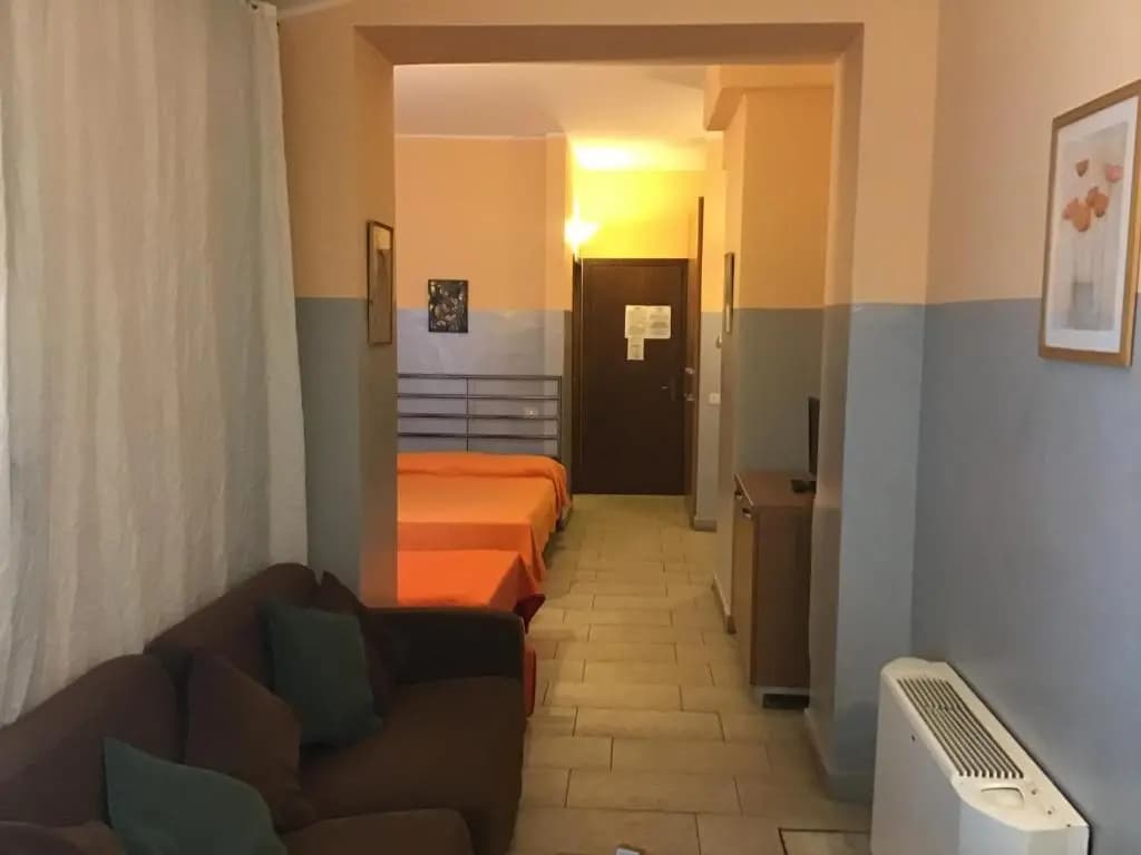"4 pax Studio, Month to Month Lease, Utility Costs Included" - photo 4