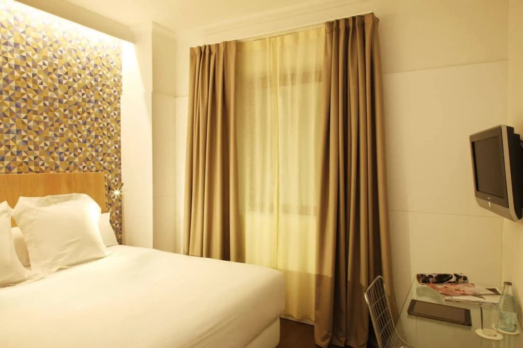 Chic & Basic Velvet Hotel - photo 6
