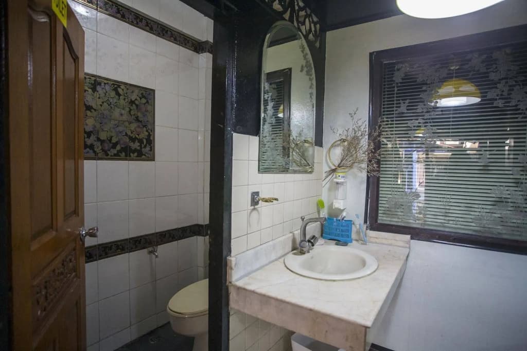 Mad COW Hostel Silom - photo 8