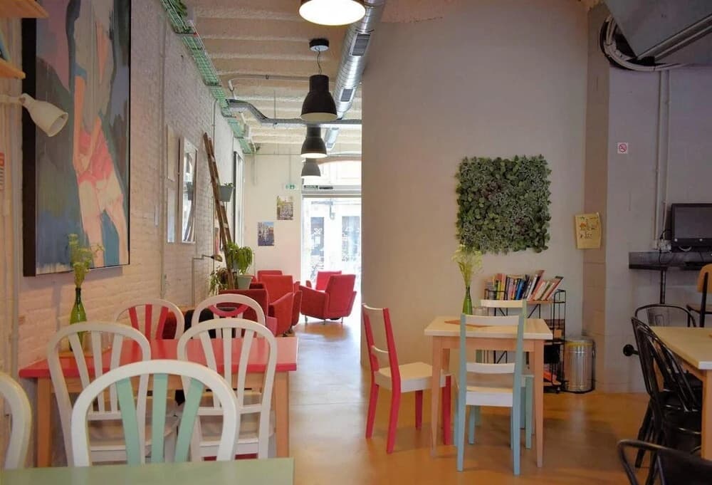 Ten To Go Hostel - photo 26