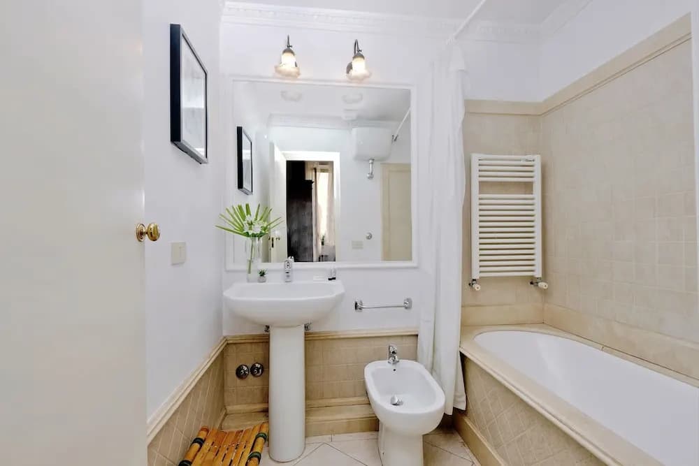 Leonita Apartment - photo 8