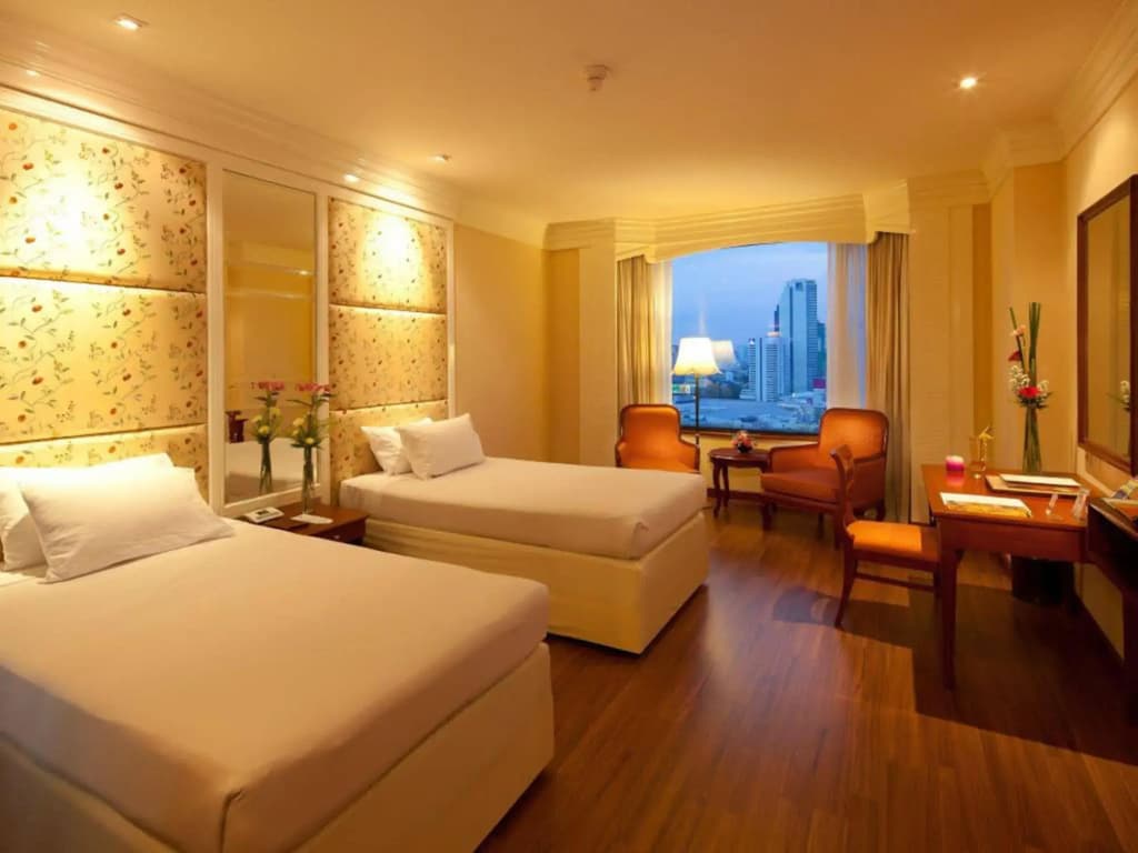 Emerald Hotel Bangkok - photo 7