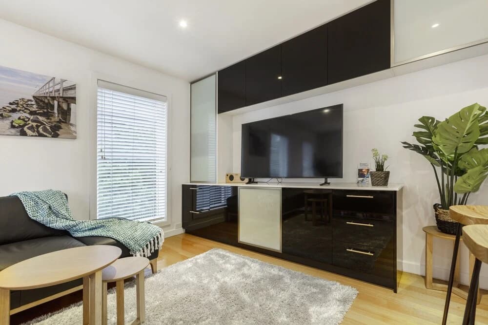 StayCentral - Port Melbourne Townhouse - photo 3