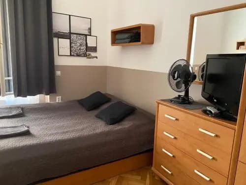 Guest Rest Studio Apartments - photo 3