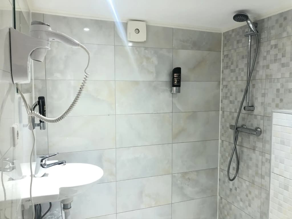 Hotel Damrak Inn - photo 49