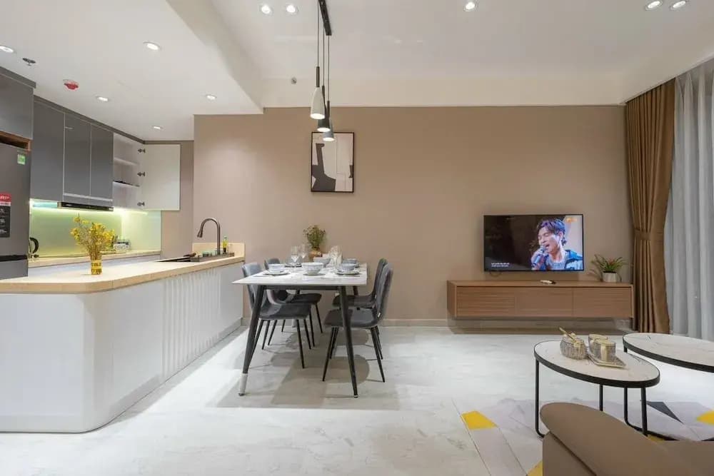 Happy Light Apartment in the Cardinal Court - photo 24