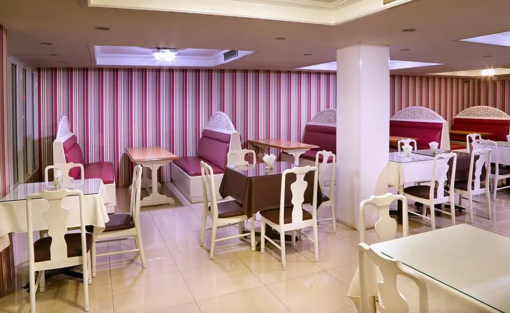 Highway Hotel - photo 12