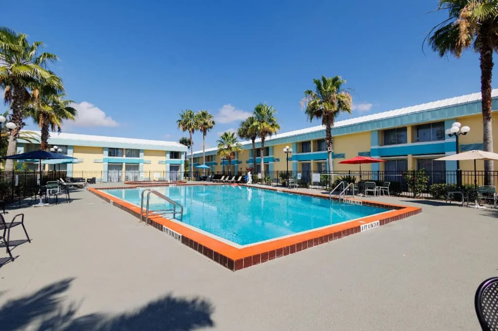 Garnet Inn & Suites, Orlando - photo 17