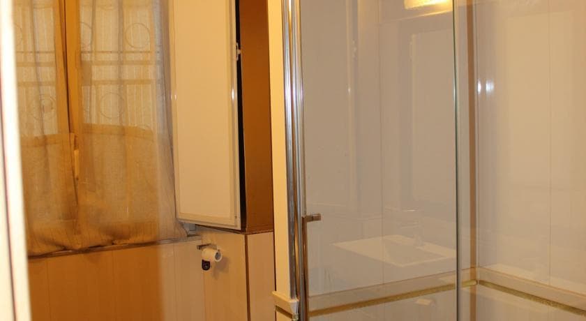 St. Peter Luxury Inn - photo 8