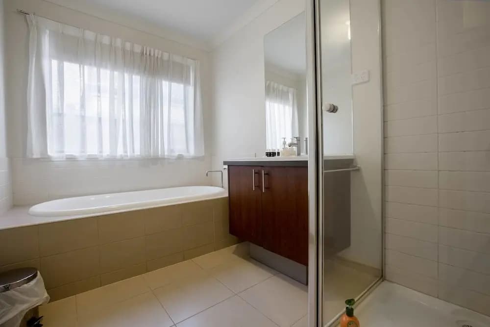 Lightful Charming House With Free Parking - photo 6