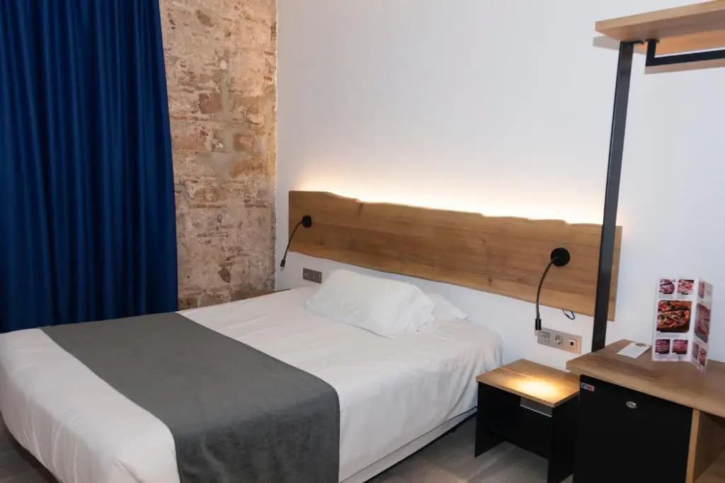 Paris Hostal - photo 5