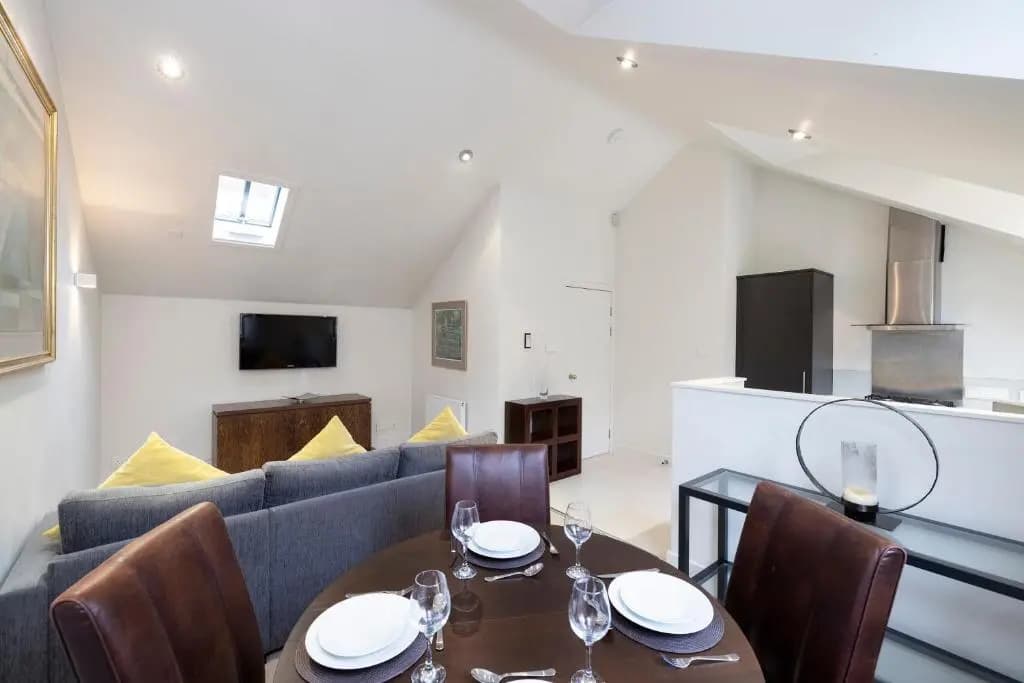 ALTIDO Contemporary and Vibrant 1BR flat near Princes Street - photo 2
