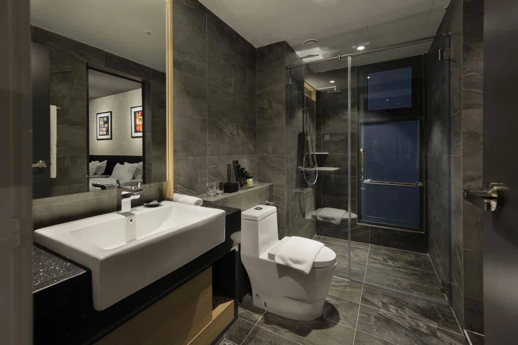 The Granite Luxury Hotel - photo 9
