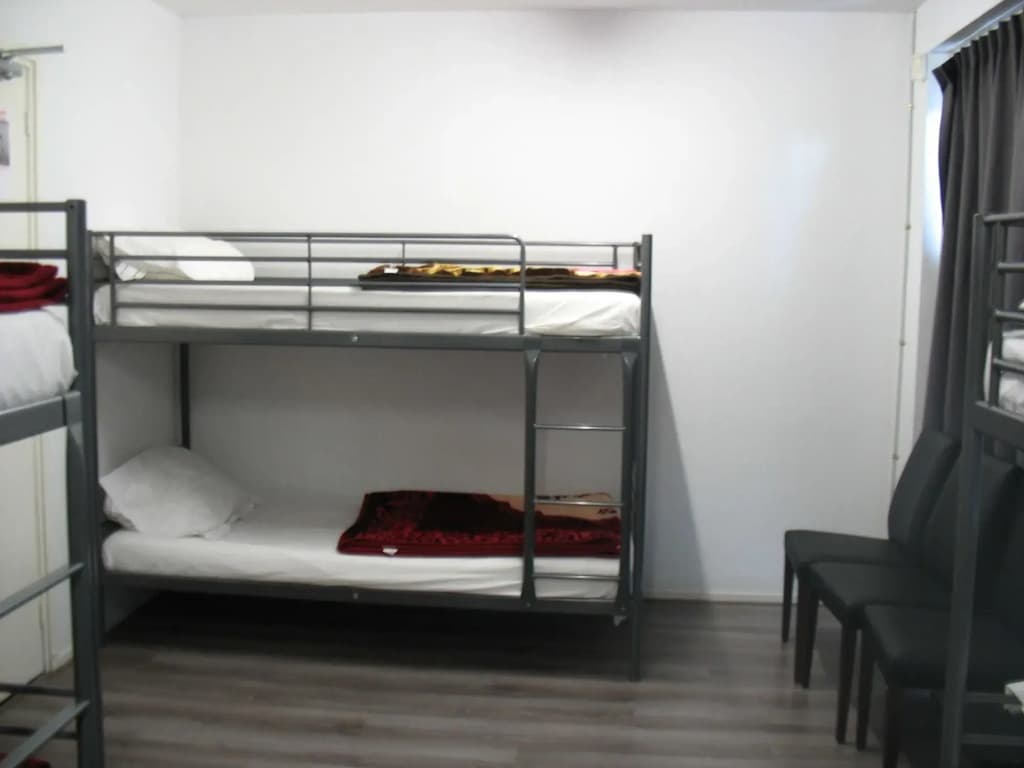 Guest House Amsterdam - Hostel - photo 3