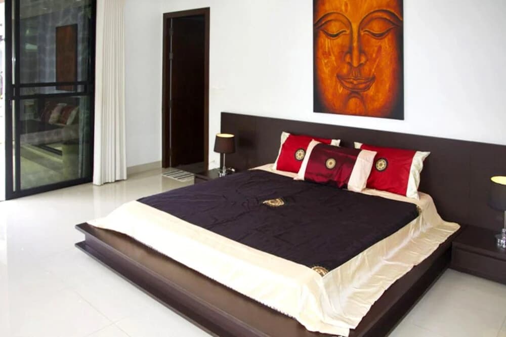 Villa With 4 Bedrooms in Rawai Phuket, With Private Pool, Enclosed Gar - photo 3