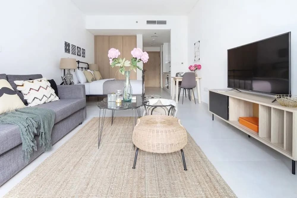 Stunning Studio w/ Burj Khalifa View! - main photo