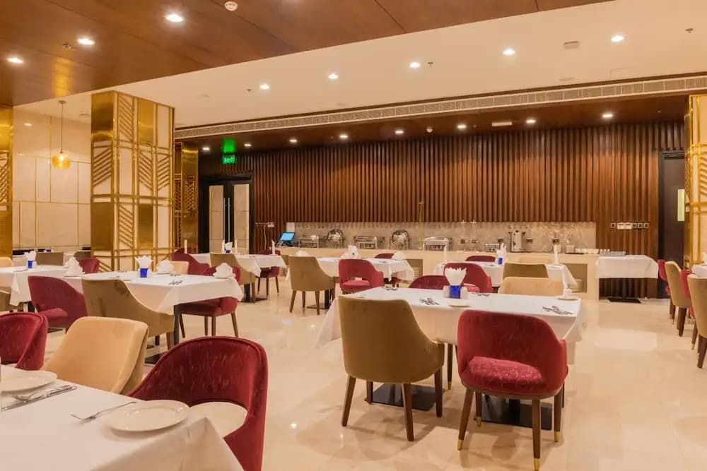 Royal Crown Hotel - photo 36
