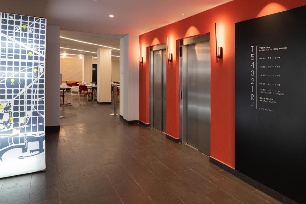 Ciutat de Barcelona Hotel - photo 12