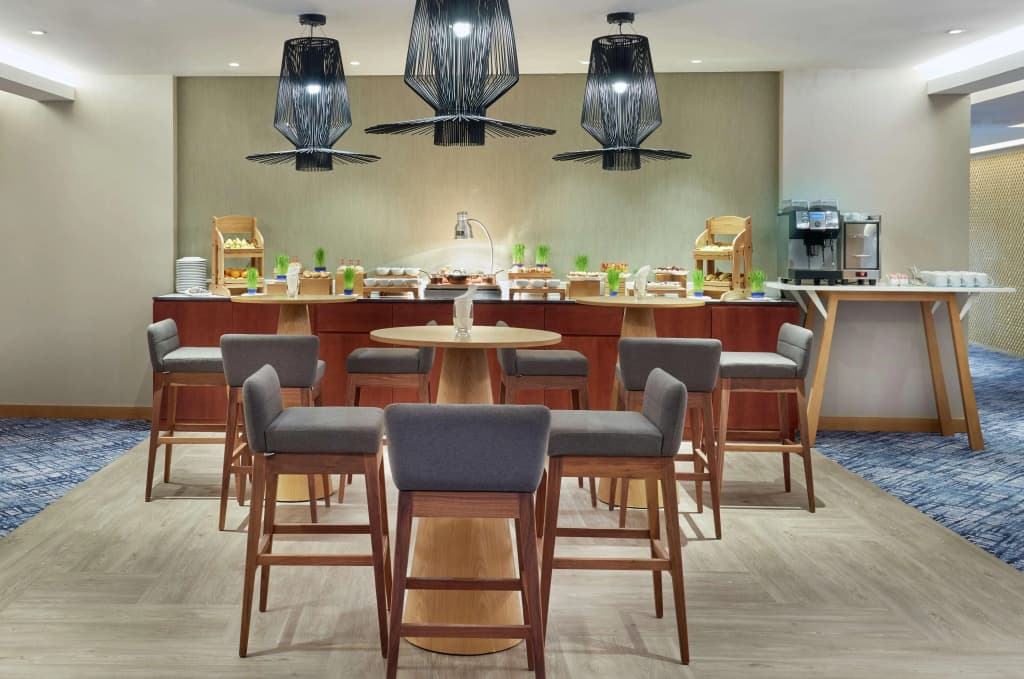 Hilton Garden Inn Muscat Al Khuwair Hotel - photo 3