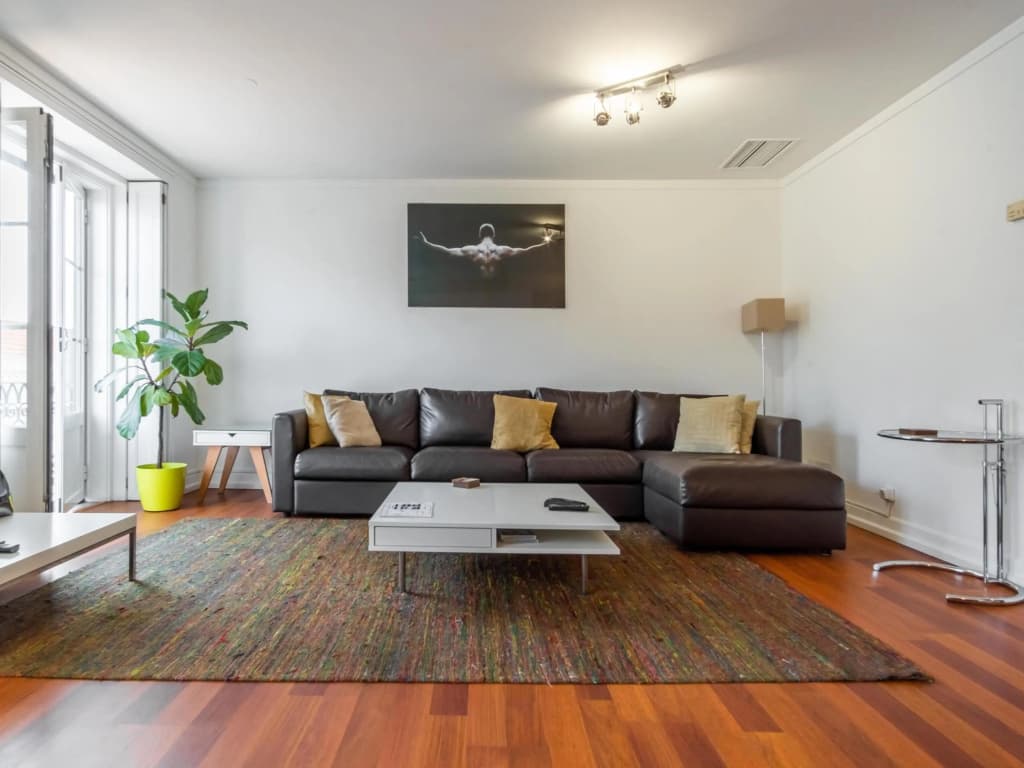 LV Premier Chiado CH2 Balcony, Spacious, Elevator - photo 2