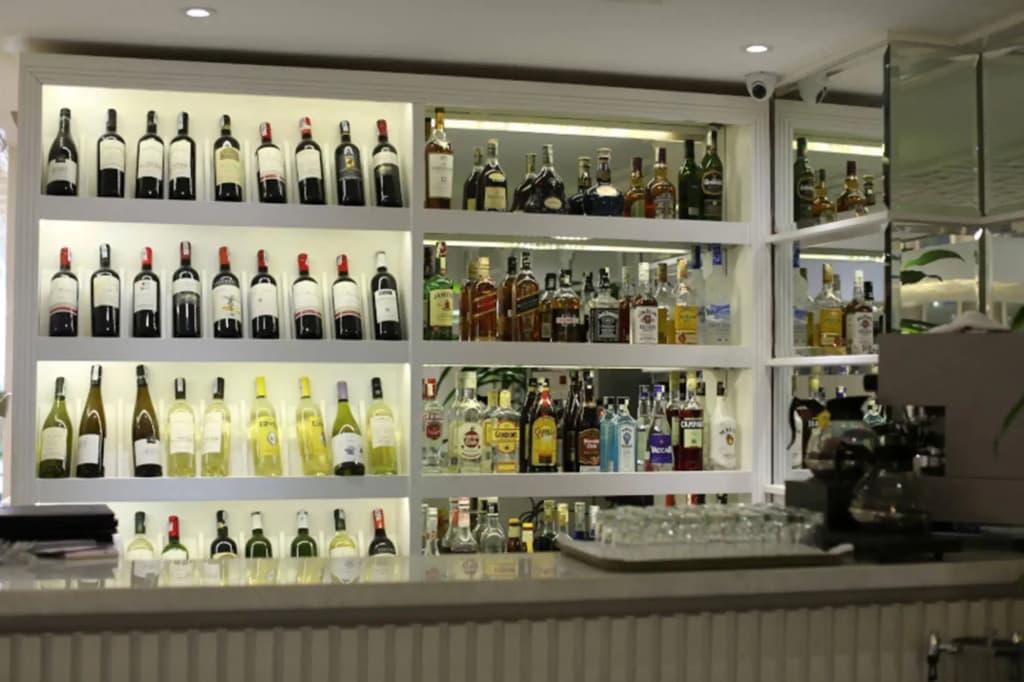 Le Petit Prince Lakeside Hotel & Rooftop Bar - photo 12