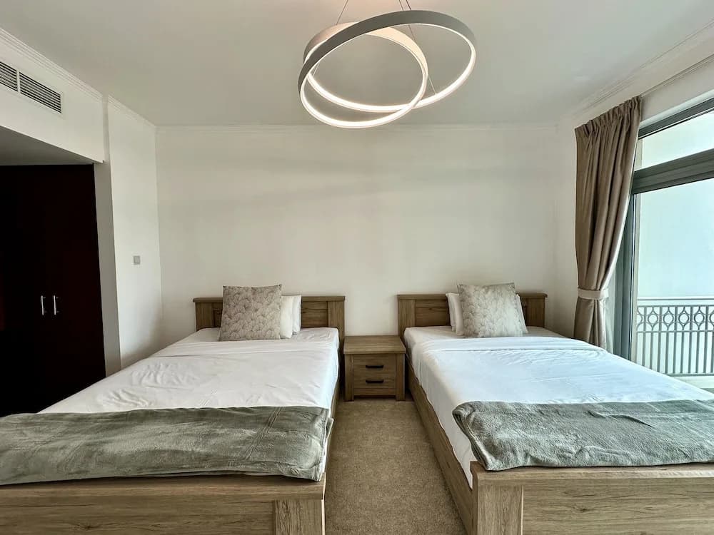 Lux BnB I Una Tower I Lakes View - photo 2