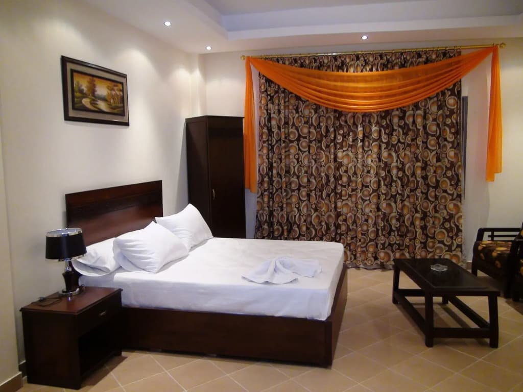 Glorious Hotel - photo 4