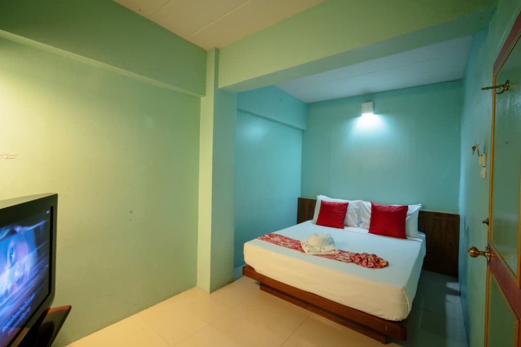 Wild Orchid Villa Bangkok - photo 3