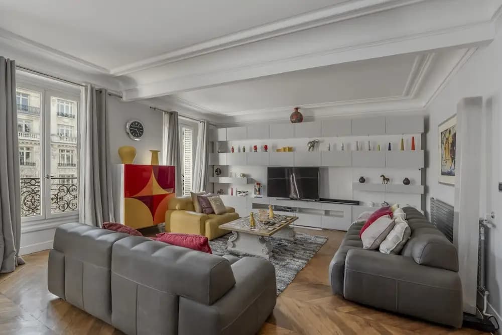 Luxury 4 Bed Residence - Next to Arc de Triomphe - photo 16