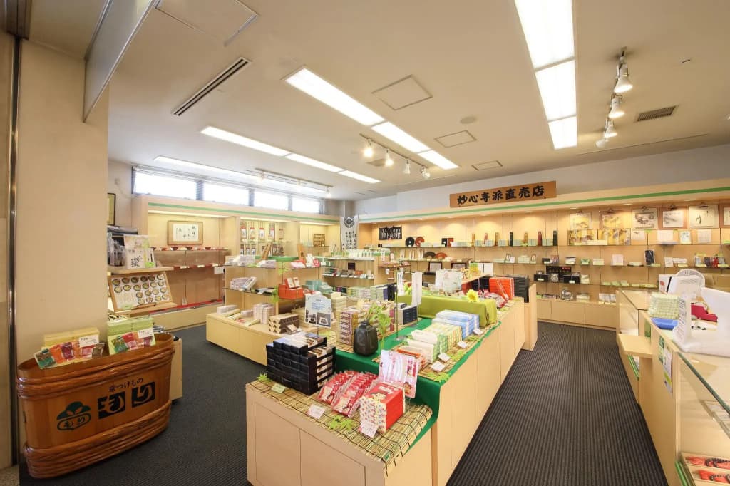 Hanazono Kaikan - photo 9