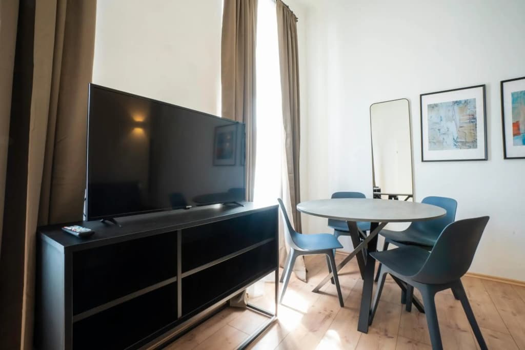 Modern 1-bedroom apartment next to Praterstern - photo 2