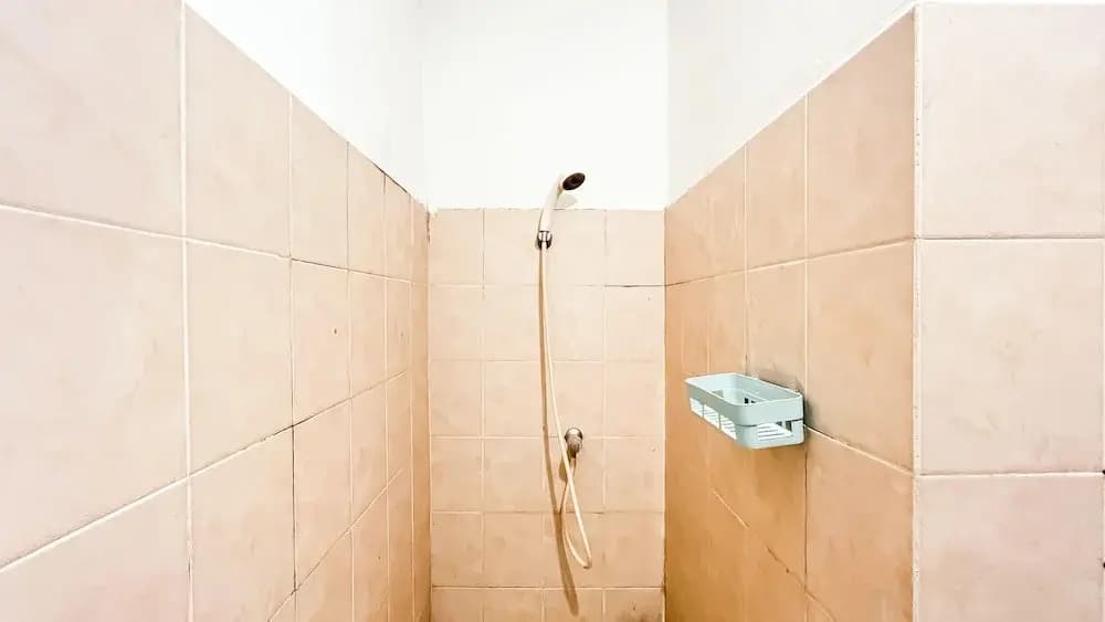 Basic 2Br Apartment At Green Bay Pluit - photo 8
