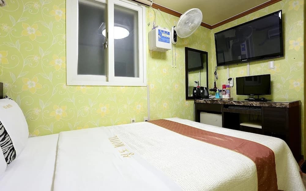 Sinchon Seongdo - photo 17
