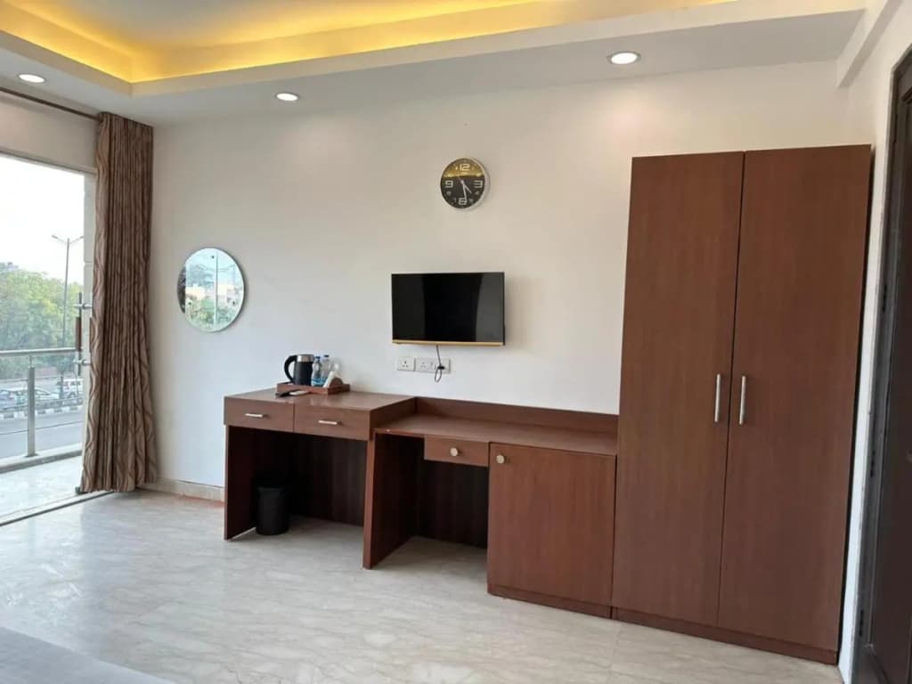 Hotel The Imperio - photo 12