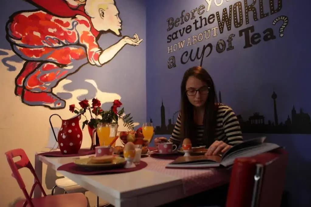 Art Hole Hostel - photo 21