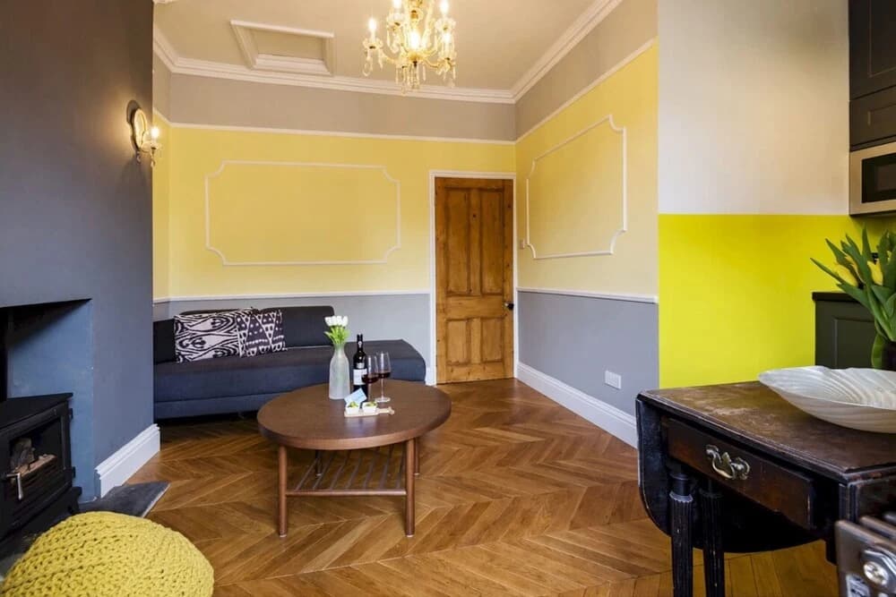Stylish Hyde Park Gem - photo 12