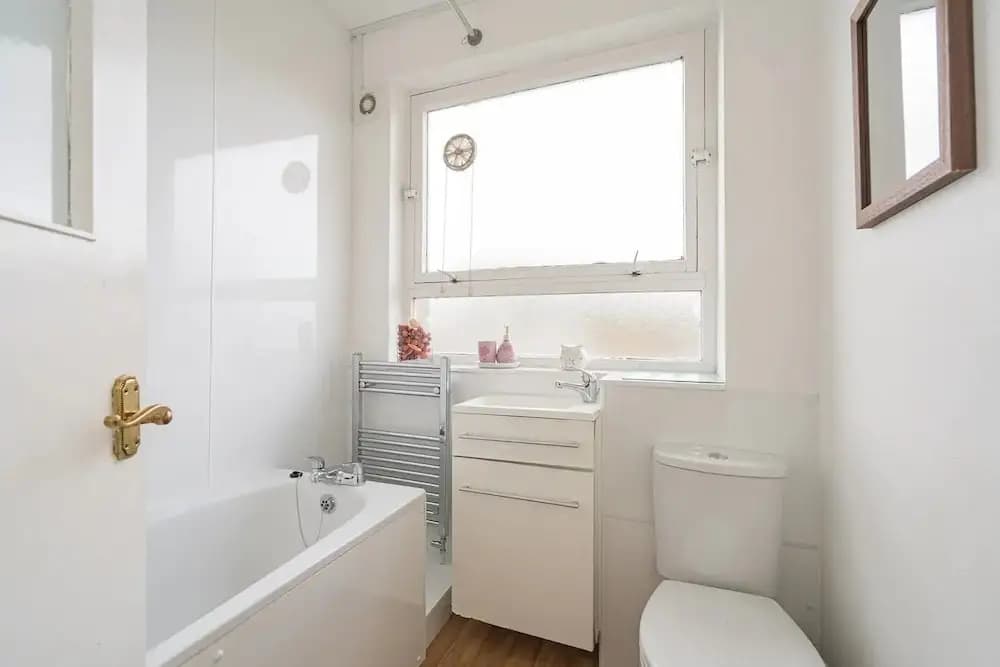 Royal Mile 2BR Apartment Private Balcony - photo 6