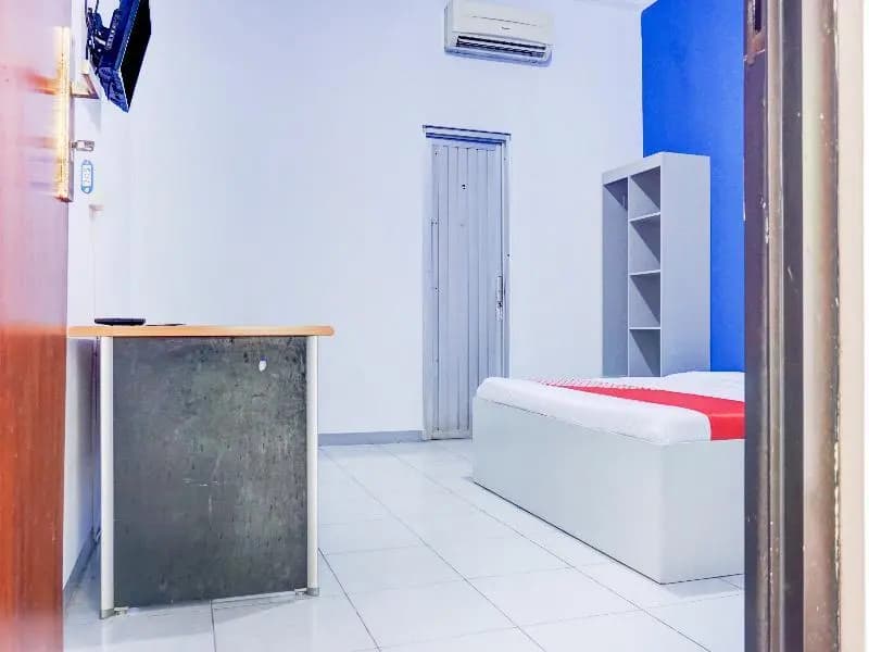 OYO 90304 Neo Central Residence - photo 8