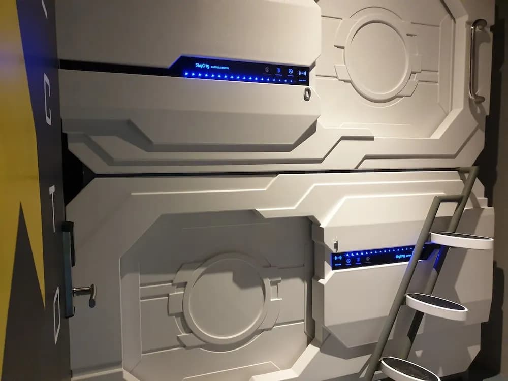 SkyCity Capsule Hostel - photo 10