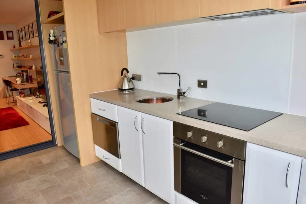 Upscale 2 Bedroom Apartment With Balcony in CBD - main photo