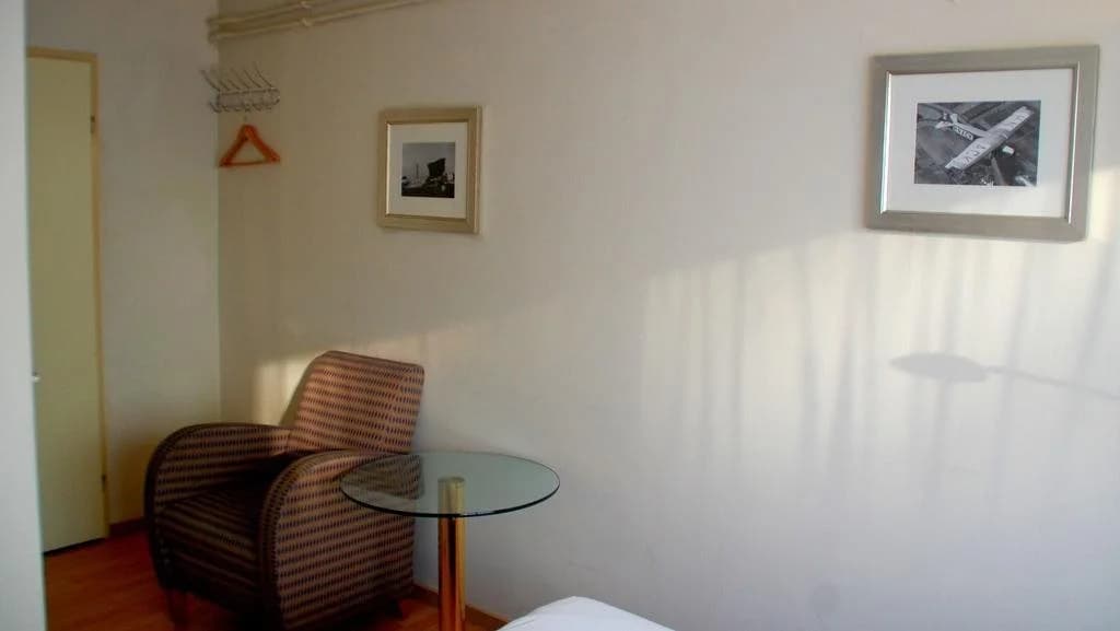 Hostel Bargain Toko - photo 4