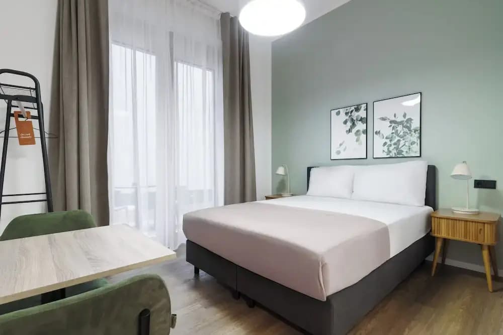 Limehome Berlin Sybelstraße - photo 27