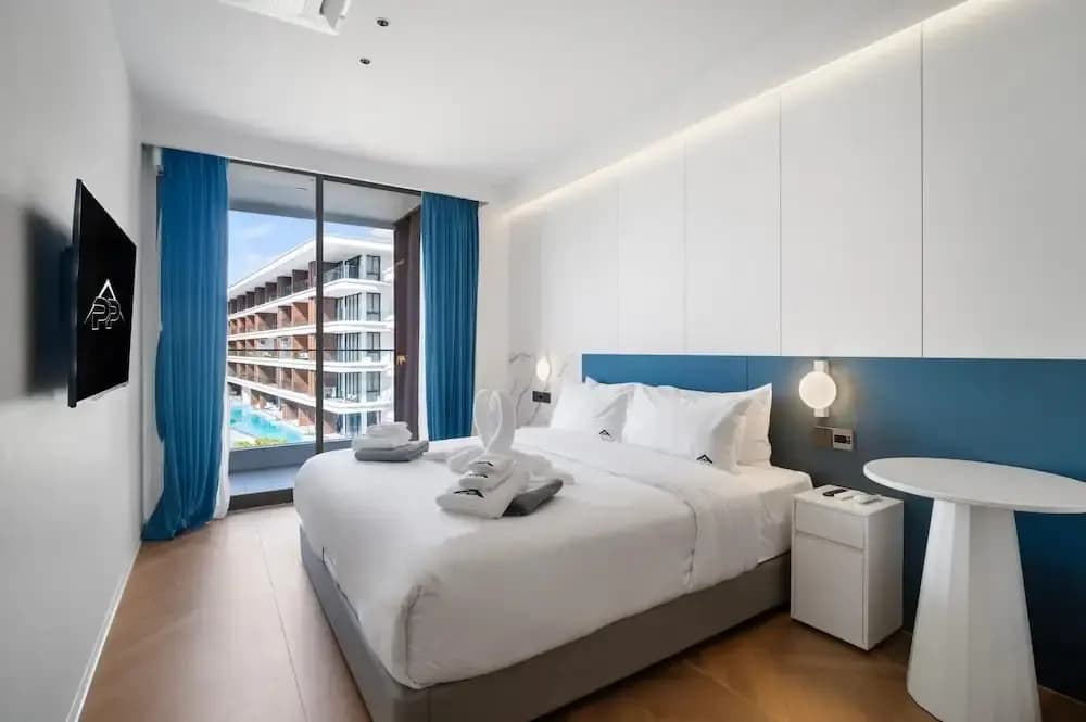 Premier 3-bedroom Apartment E333 Beachfront - photo 1