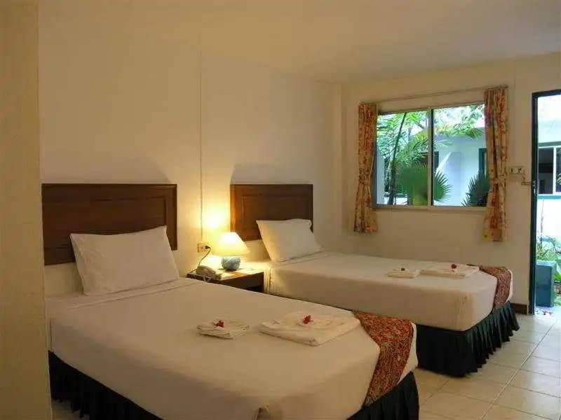 Kamala Beach Inn - photo 6