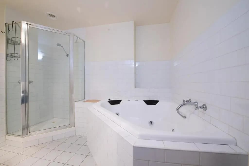 ReadySet Apartments on King - photo 8