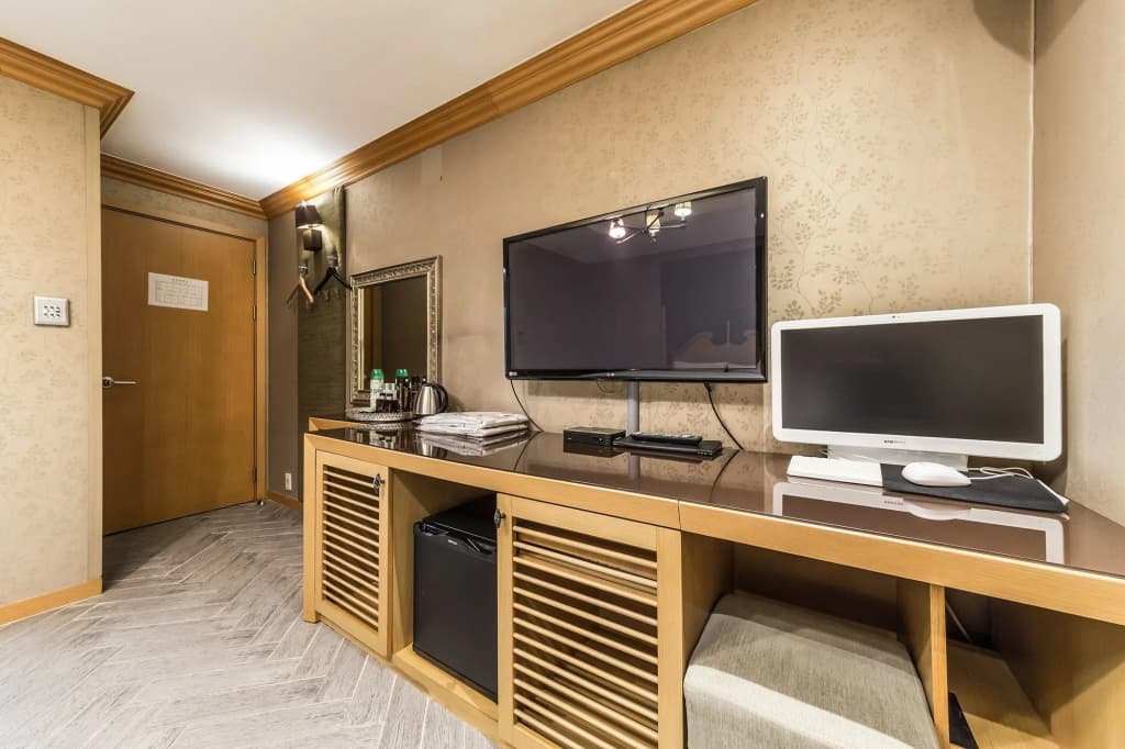 Demian Hotel - photo 2