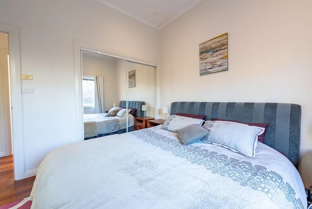 Gorgeous family retreat next to the CBD - photo 3