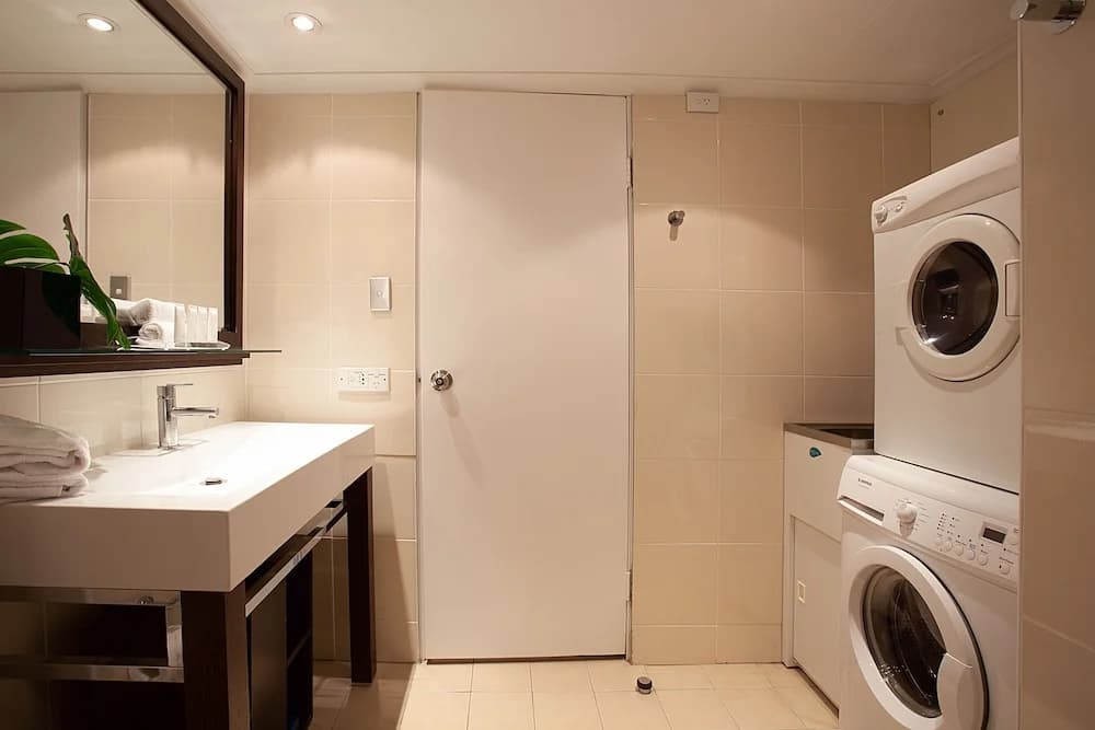 York St Apartment - photo 10