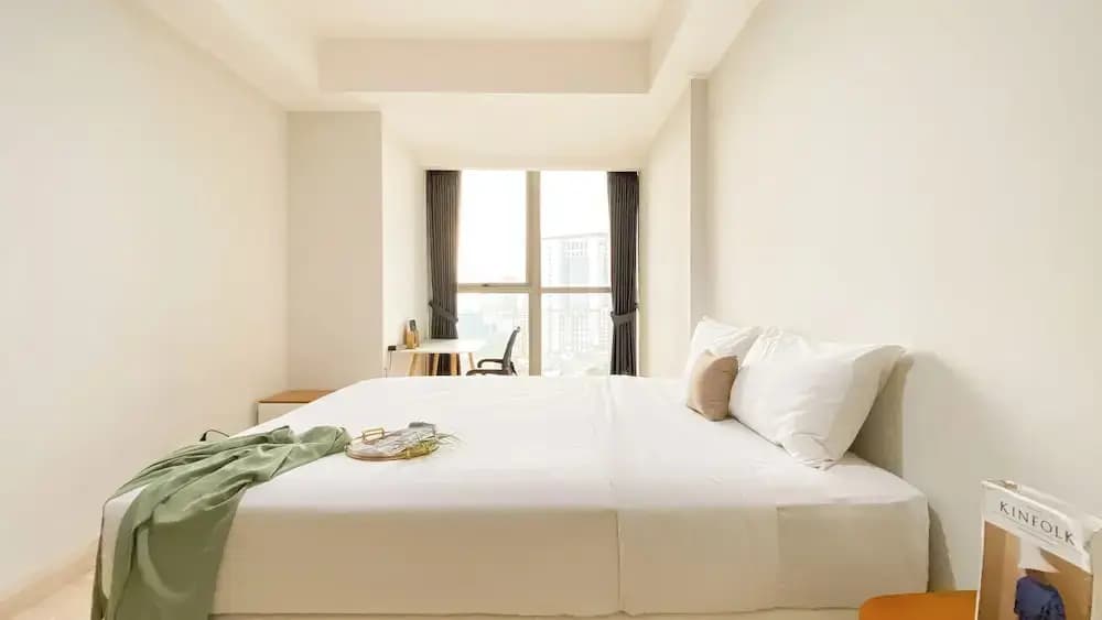 Cozy And Best Location 1Br Gold Coast Apartment - photo 3