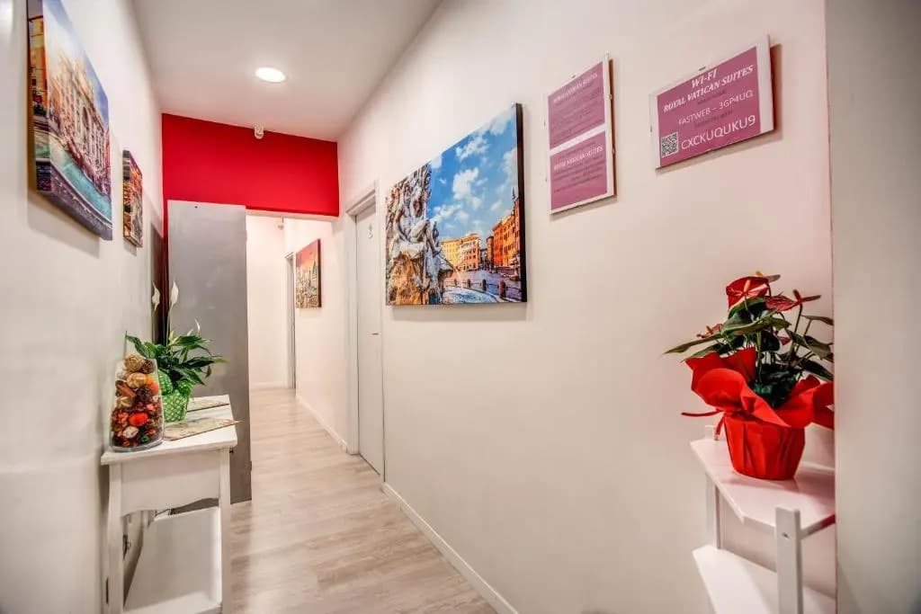 Royal Vatican Suites - photo 25